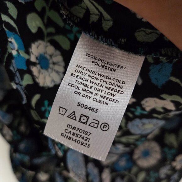 EUC LIKE NEW LOFT FLORAL V NECK WRAP FLUTTER SLEEVES TOP SZ XS - Picture 13 of 15